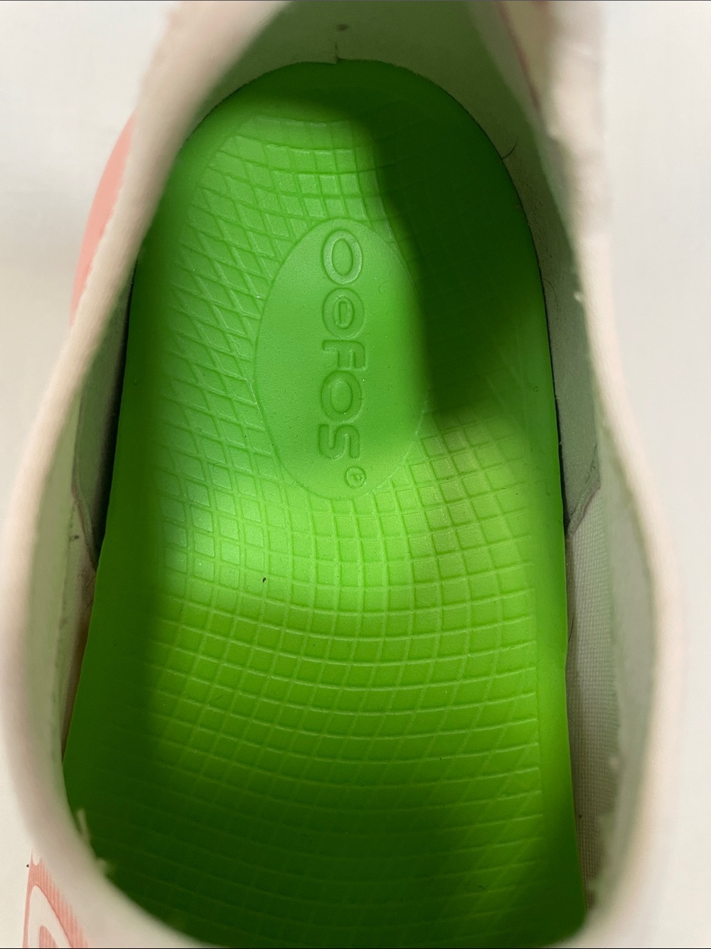 OOFOS Women’s “OOmg Sport Low Recovery” Pink & White Ombré Slip-On Sneakers, 7 - Picture 2 of 11
